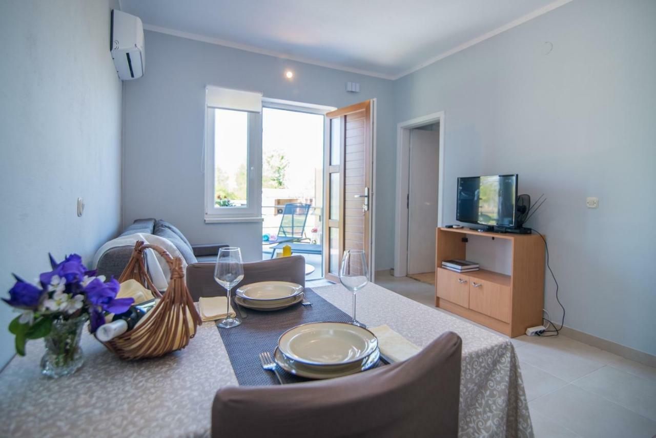 Apartment With Terrace In Filipana Marcana Екстер'єр фото