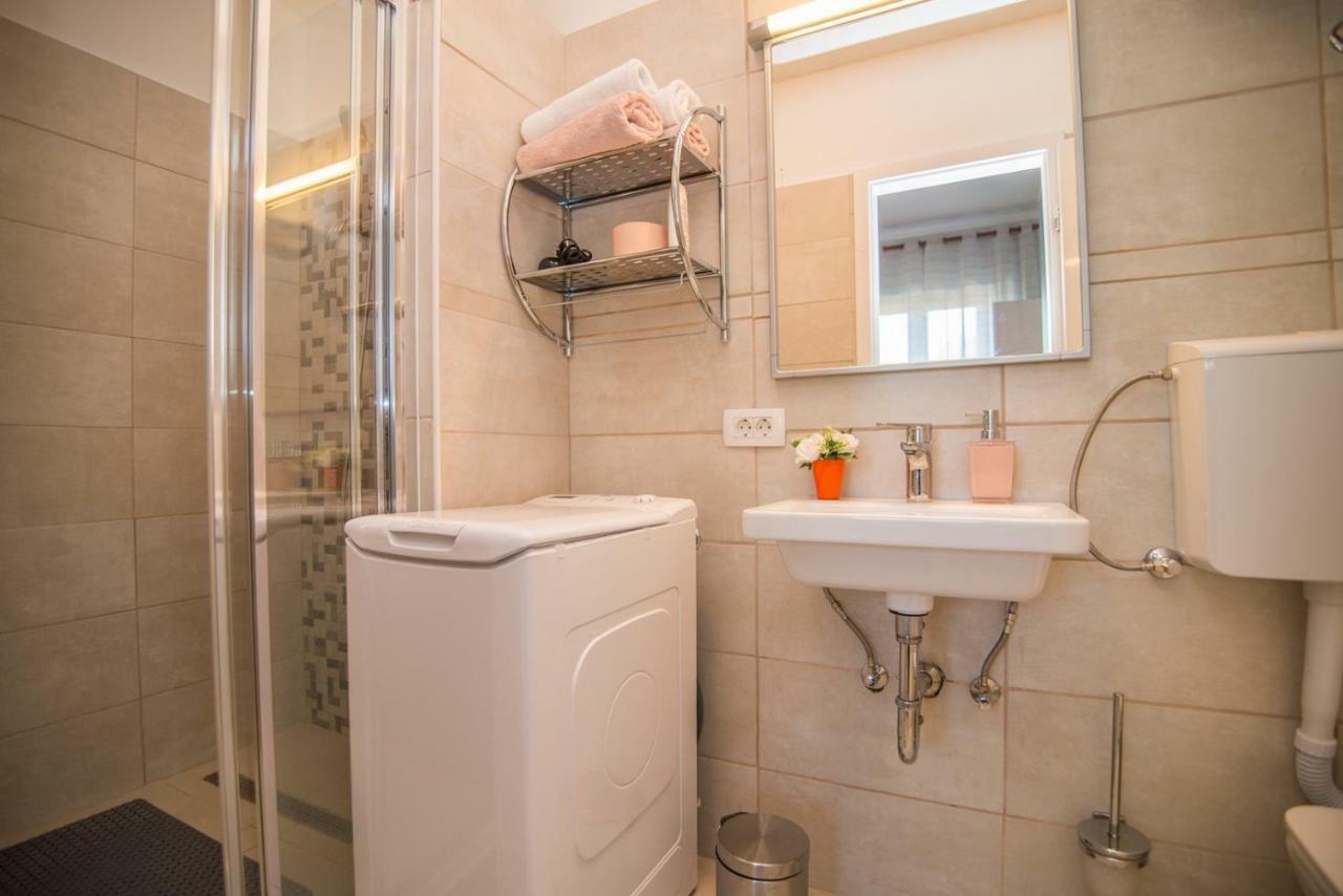 Apartment With Terrace In Filipana Marcana Екстер'єр фото